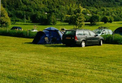 2001 06 21 I3 26 flakk 4 tent small