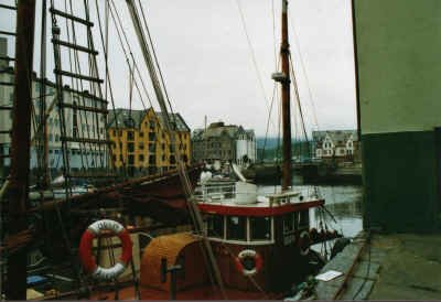 2001 06 26 I6 02 alesund3 small