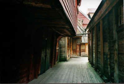 2001 06 28 I7 18 bergen bryggen 5 small